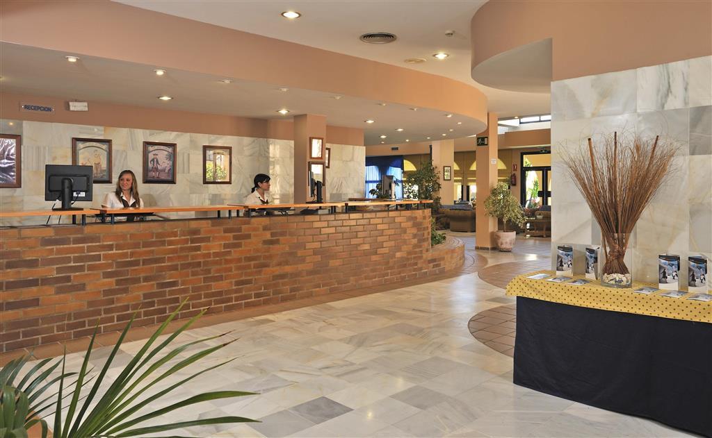 Sol Sancti Petri Aparthotel 3*