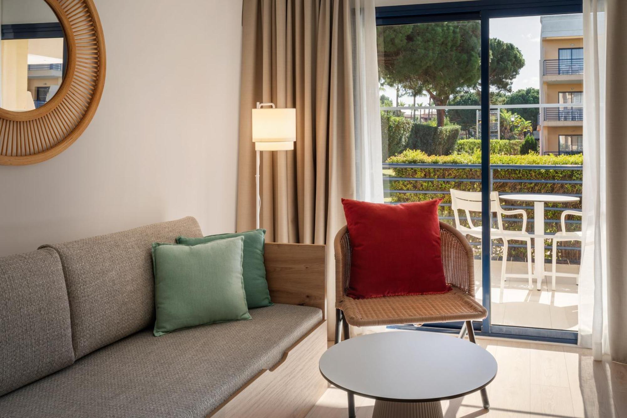 Aparthotel Sol Sancti Petri 3*