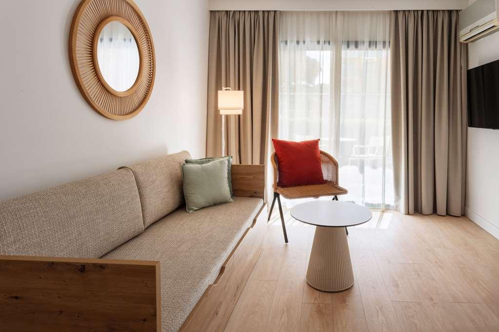 Sol Sancti Petri Aparthotel 3*